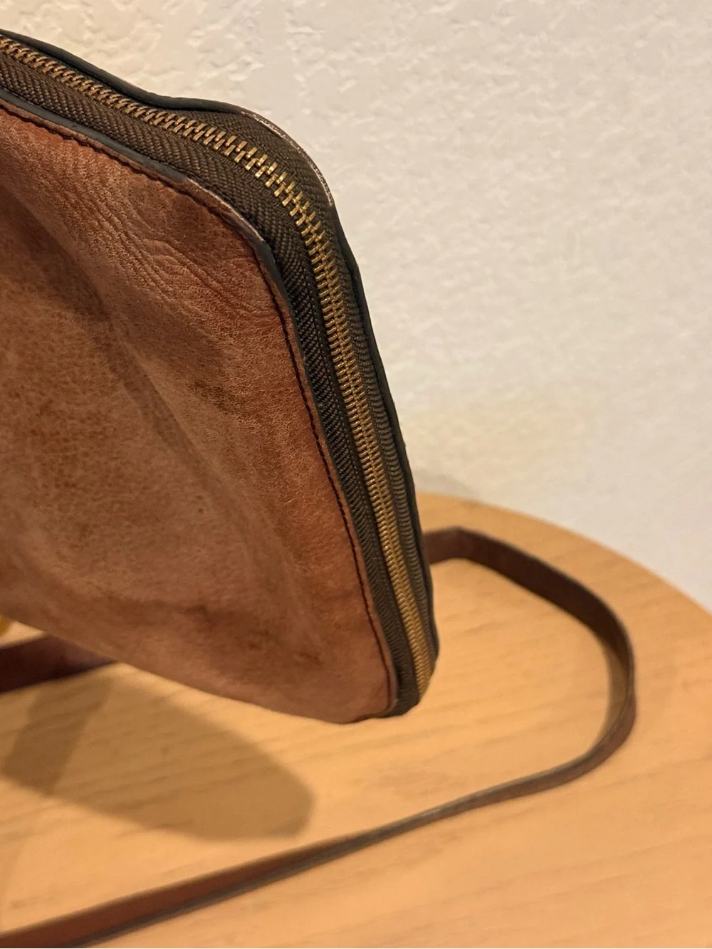 Fossil Tan Brown Leather Messenger Crossbody with Gold‎ Hardware